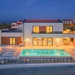 Sella Villa