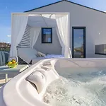 Sella Villa *